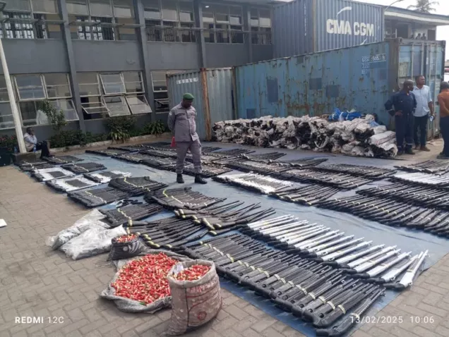 Customs hands over 3897 intercepted rifles cartridges to nsa - nigeria newspapers online